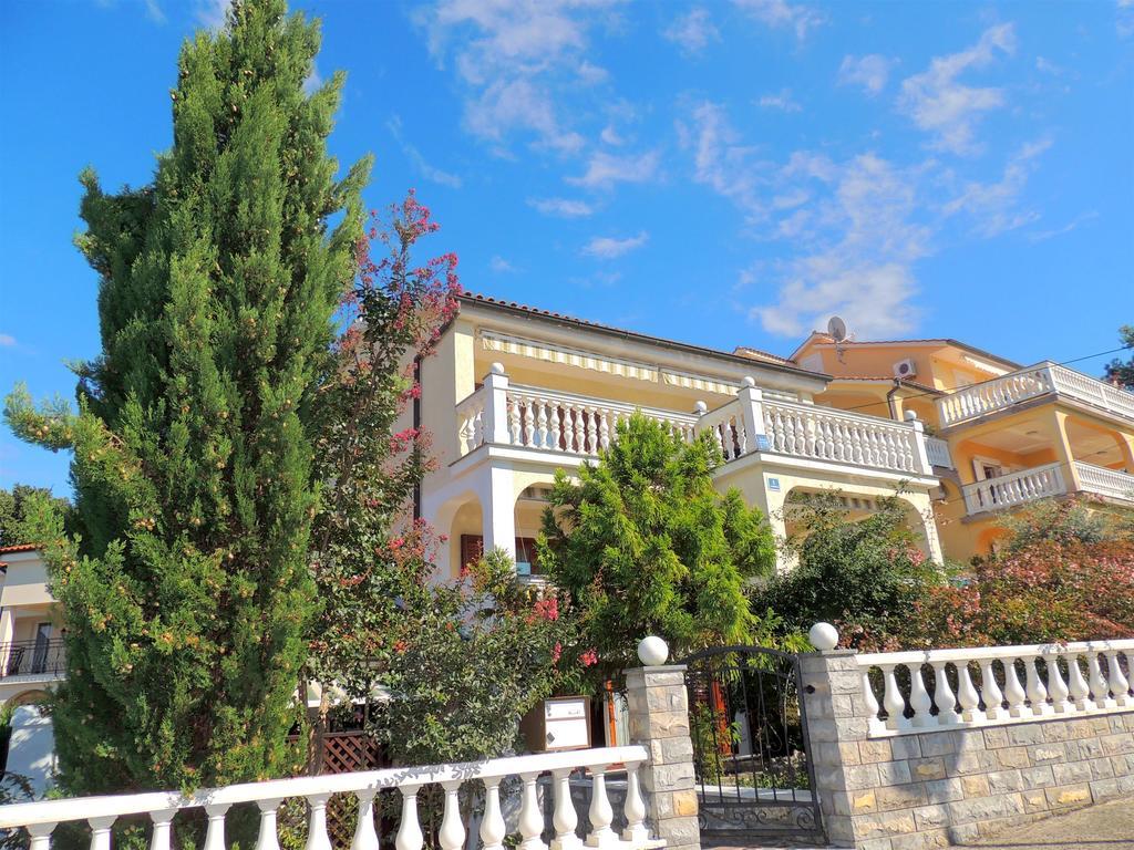 Apartments Martin Malinska Luaran gambar